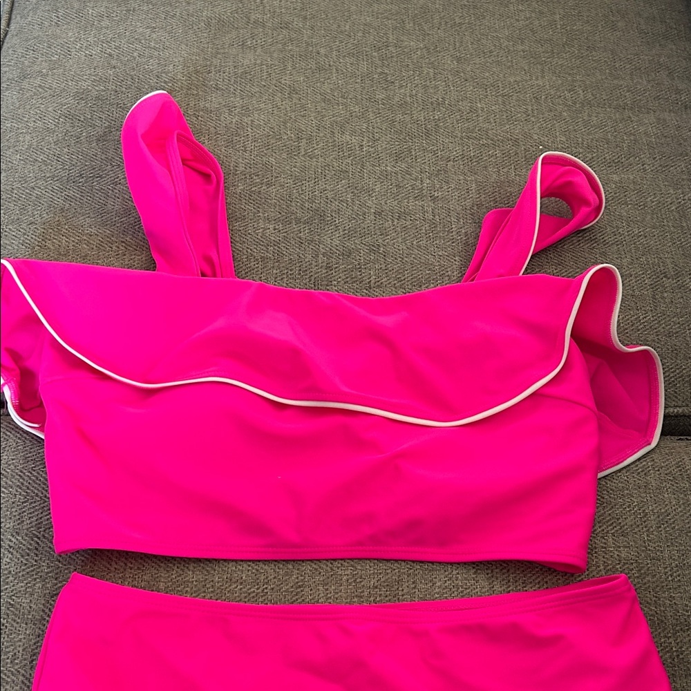 Vibrant Pink Ruffled Bikini Set - Picture 2 of 5